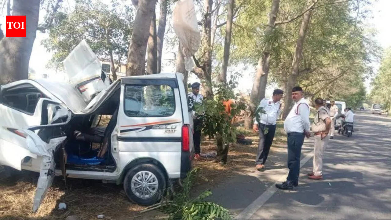 Tyre bursts turn fatal: 4 killed in twin crashes in Fatehabad, Sirsa ...