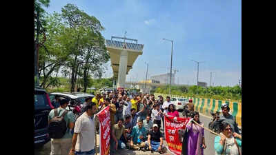 Greater Noida residents protest metro delay after DPR rejection