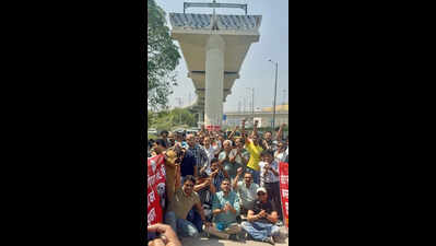 Greater Noida residents protest metro delay after DPR rejection