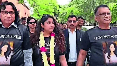 'Her dignity matters more': Retired judge greets divorced daughter with band-baaja in UP