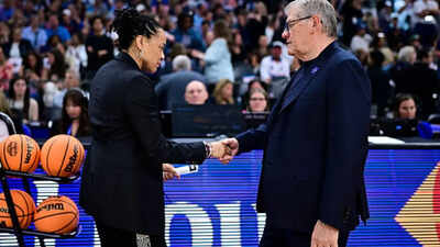  NFL legend blasts Geno Auriemma over apology after heated clash with Dawn Staley