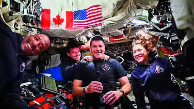 Radio silence, solar eclipse, 'Earthrise' redux: What Artemis II astronauts will see during Moon flyby