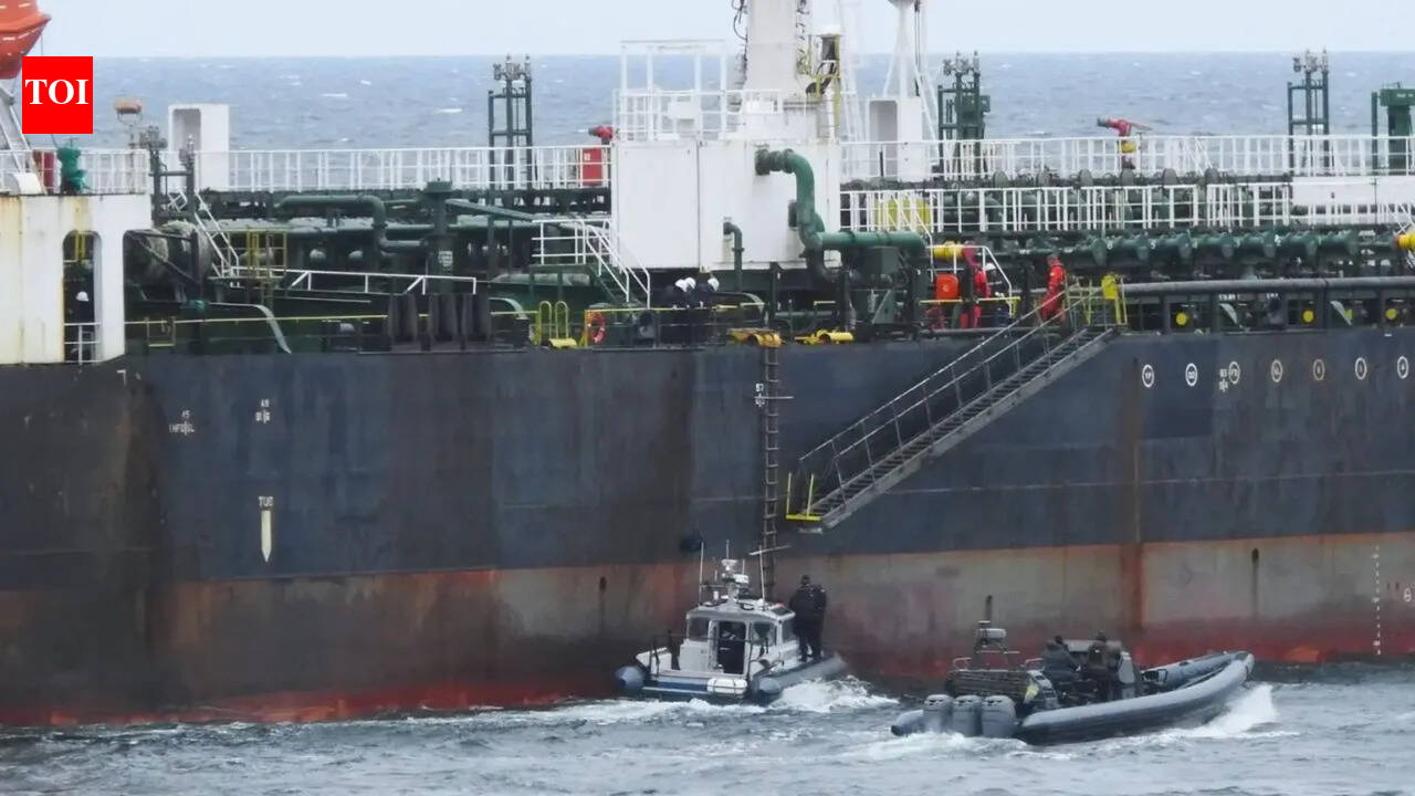Sweden releases tanker after oil-spill probe