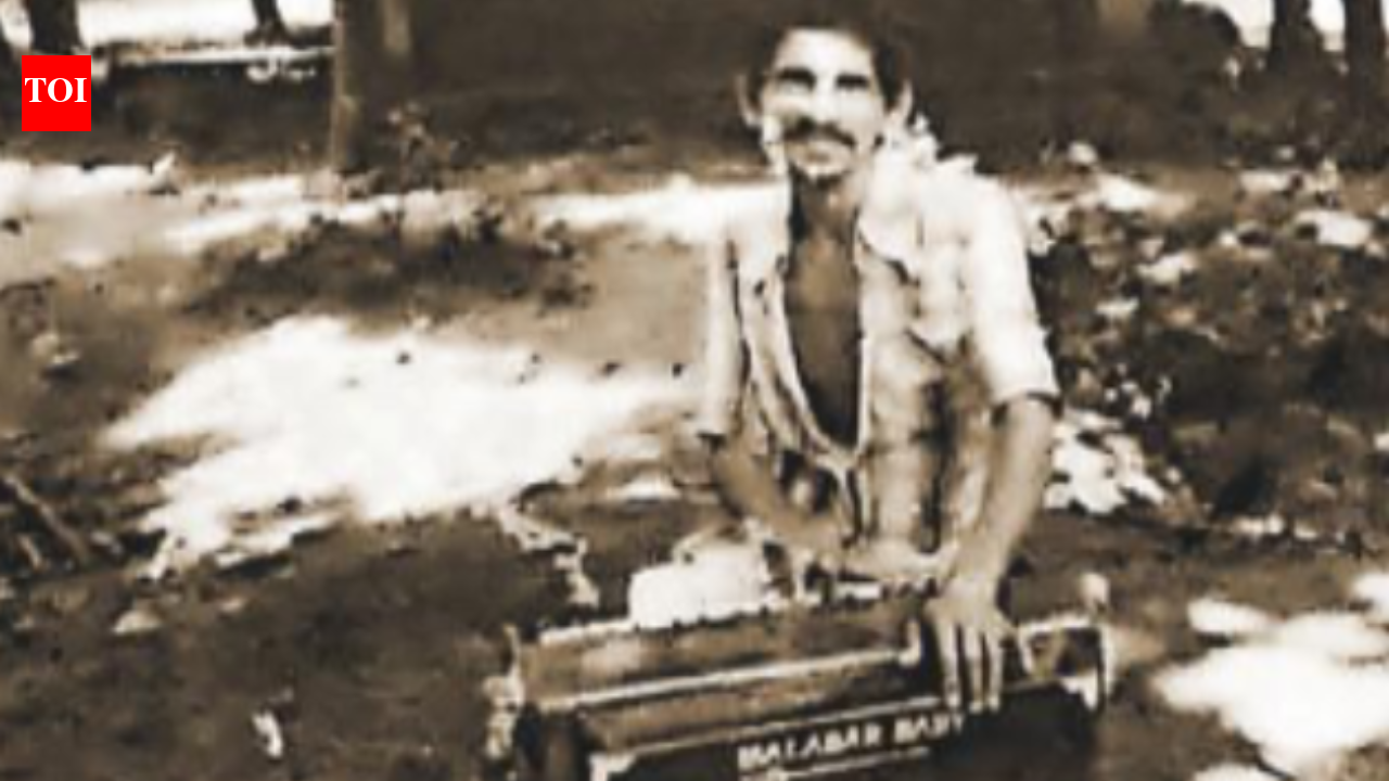 Kerala polls: An unsung ‘influencer’ with a harmonium &amp; coins at his feet