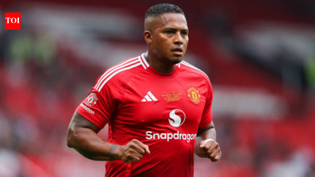 Manchester United legend Antonio Valencia comes out of retirement