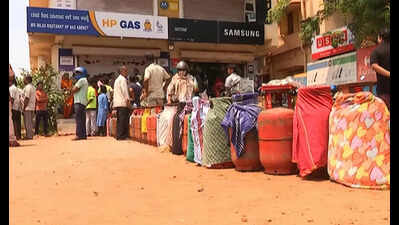 Tension erupts outside cooking gas agency in Ganjam
