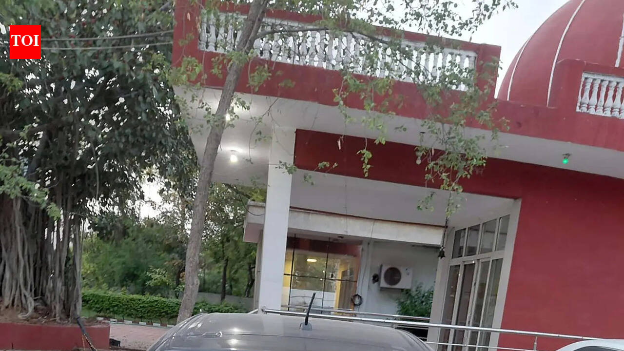 Couple protests rash driving, thrashed by 2 drinking inside car in Gurgaon