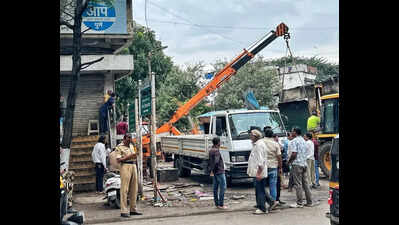 Retailers’ association protests PMC’s harsh and unjust action against rule-abiding shopowners during anti-encroachment drive, demands joint meeting to iron out issues