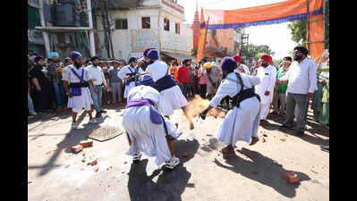 Guru Tegh Bahadur anniv celebrated with reverence at city gurdwaras