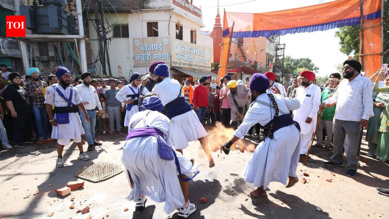 Guru Tegh Bahadur anniv celebrated with reverence at city gurdwaras