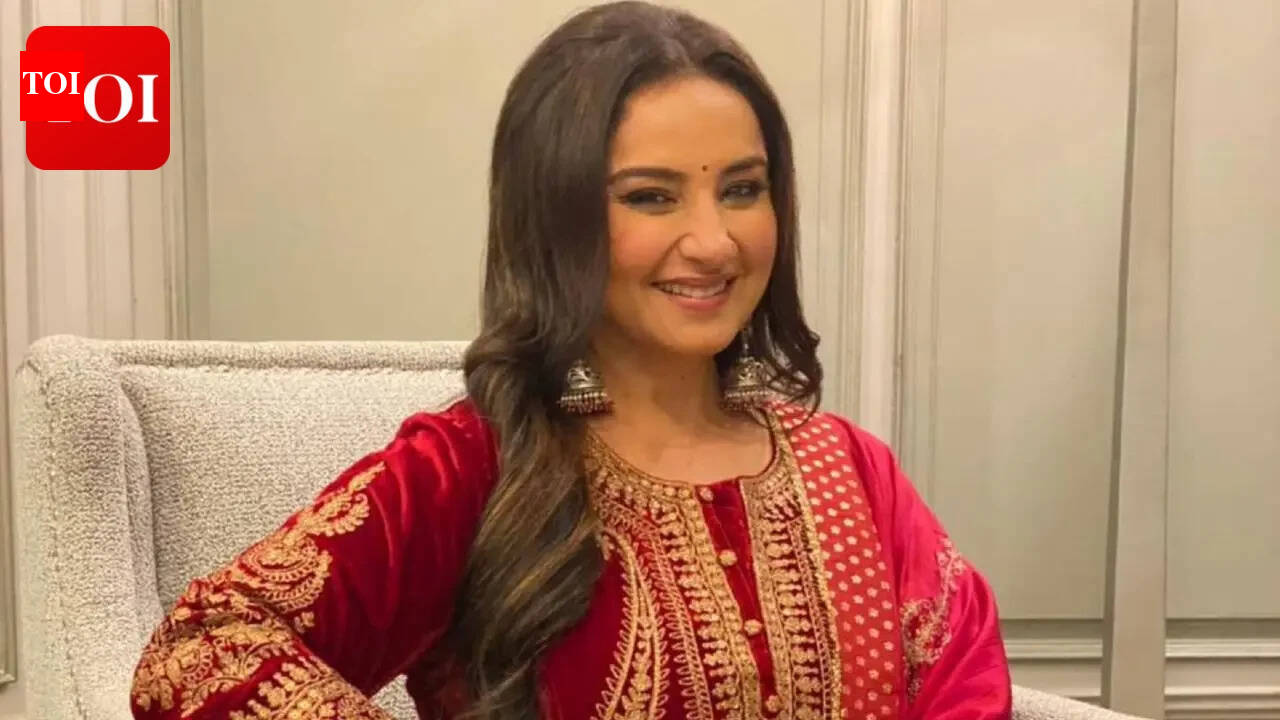 Divya Dutta recalls having crush on Salman Khan, Farhan Akhtar, her 'filmi' first meeting with Shah Rukh Khan