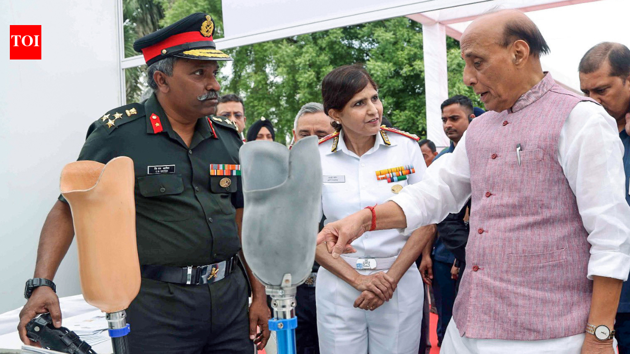 Rajnath lays foundation stones for 3 new centres at R&amp;R, new infra at Base Hospital
