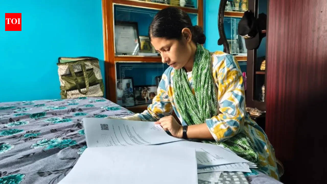 Bengal nurse who lost arm in domestic attack finds name deleted from voter list