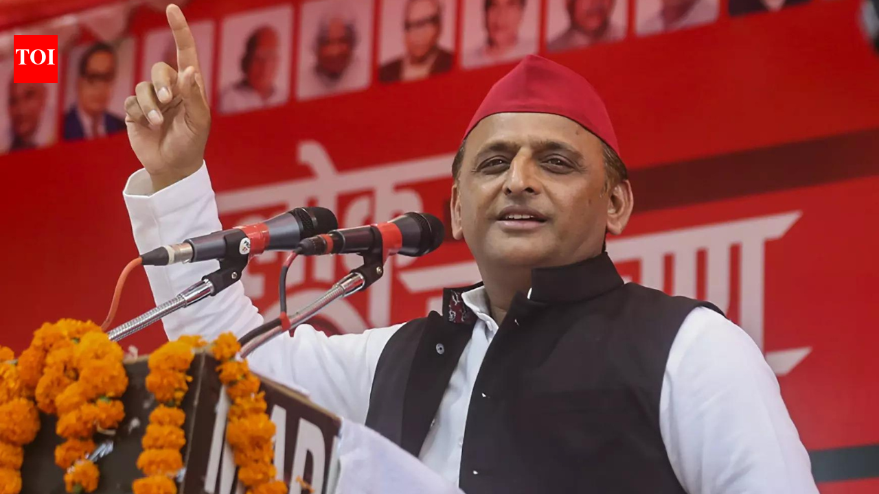 Row erupts in Amethi over posters targeting Akhilesh Yadav ahead of UP polls