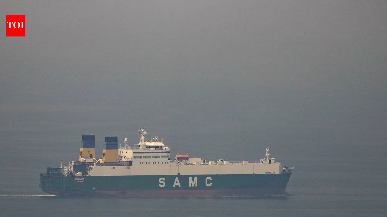 17 India-bound vessels with LPG, LNG, crude await transit near Hormuz