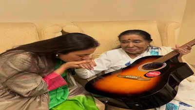 Tabu reveals an unforgettable birthday moment; Asha Bhosle gifts her a guitar