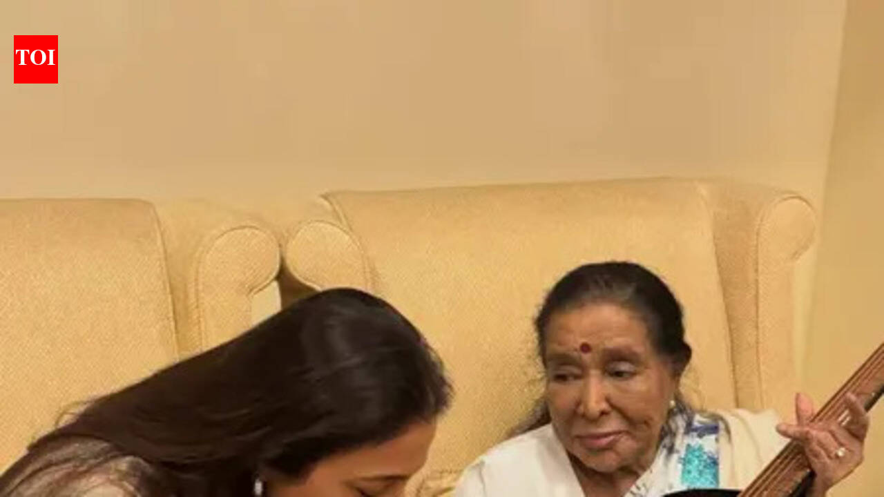 Tabu reveals an unforgettable birthday moment; Asha Bhosle gifts her a guitar