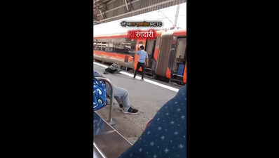 ​Video of catering staff pushing especially abled passenger at Charbagh Station triggers Outrage