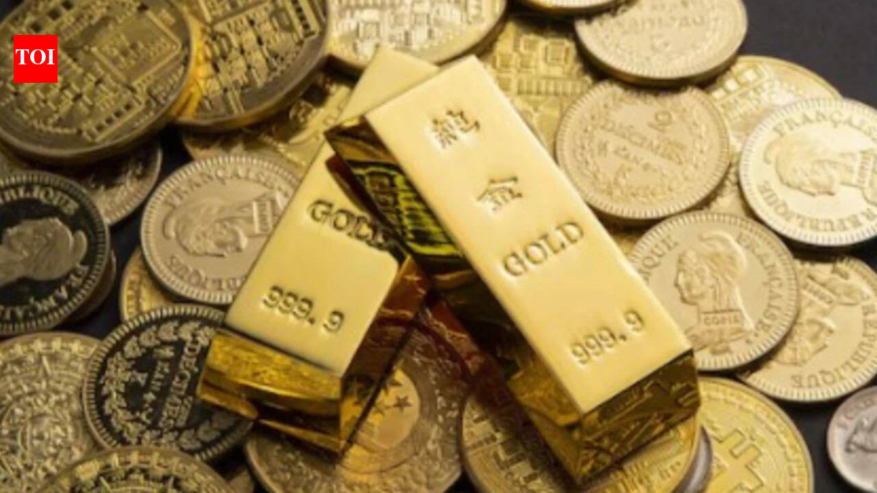 Gold price today: Yellow metal slips;  check 24K, 22K city-wise rates in Delhi, Mumbai, Pune and more