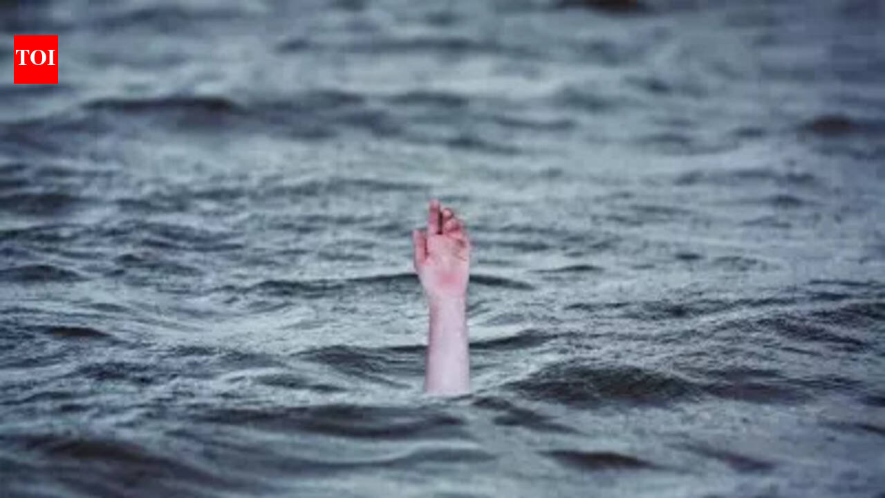 2 girls drown in village pond