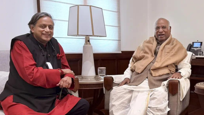  How Tharoor reacted to Kharge's ‘people illiterate in Gujarat’ remark