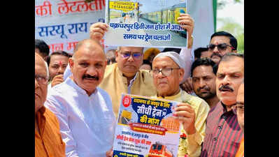 Outfits protest delayed passenger train arrivals at Tatanagar station