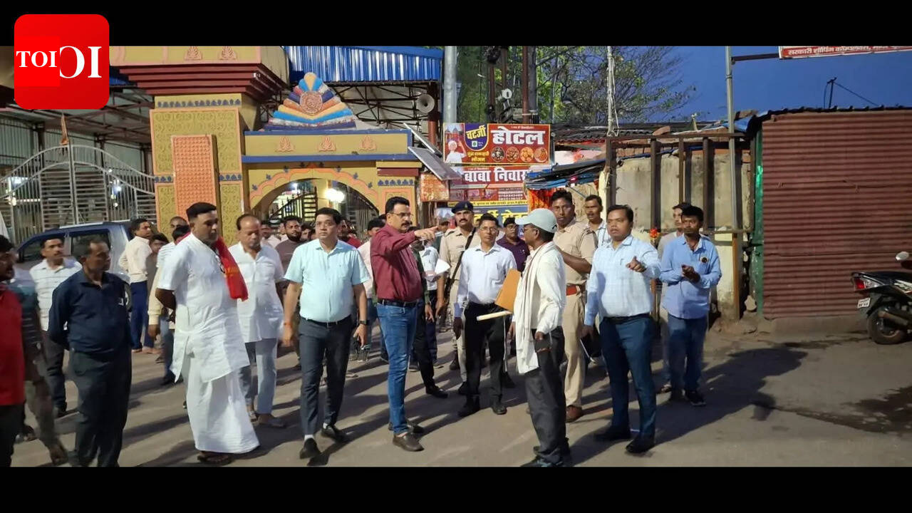 Eviction notice issued: Ramgarh district to demolish 254 unauthorized shops at Rajrappa temple; shopkeepers demand rehabilitation before eviction