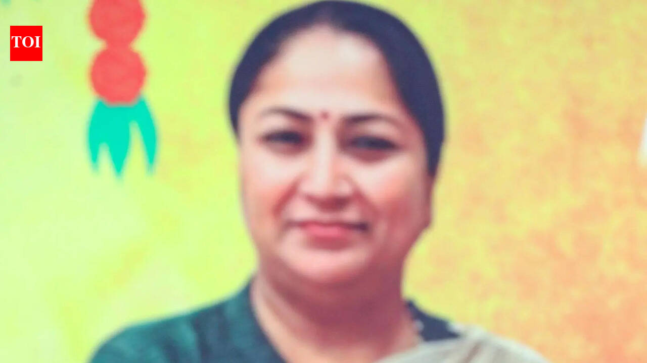 CM reviews MCD works, pushes sanitation, waste reforms