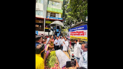 Bavdhan residents protest in front of local ward office against encroachments, RMC plants
