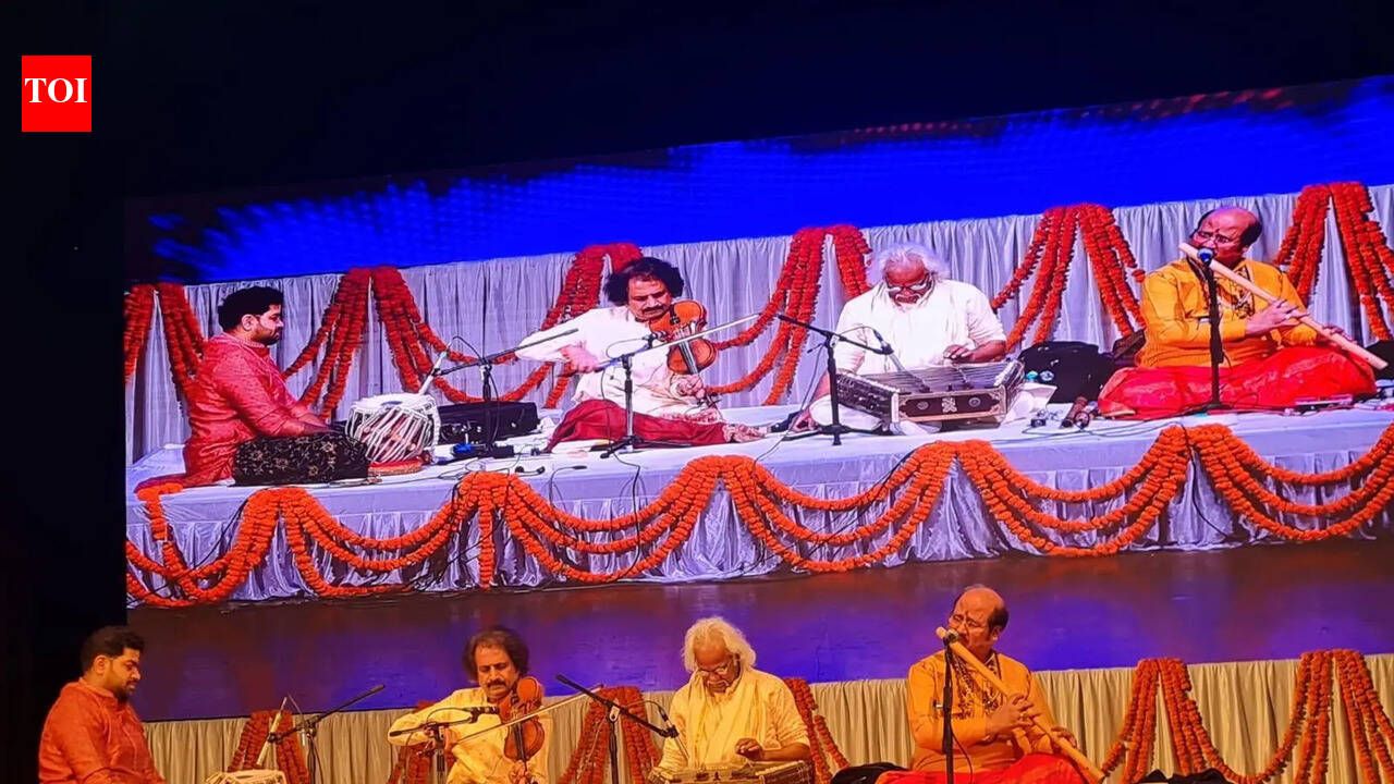 Tribute paid to Ravi Shankar with mellifluous notes