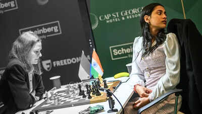 Candidates Chess: How Divya Deshmukh outfoxed leader Anna Muzychuk to climb to the top | Chess News – The Times of India