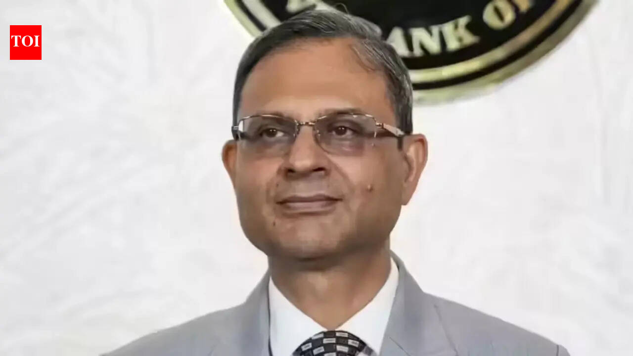 RBI keeps rates on hold, forecasts 6.9% growth for FY27