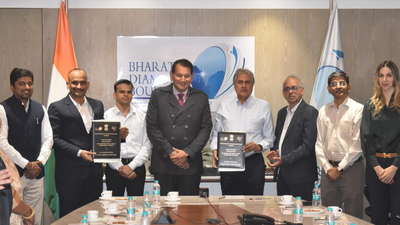 Postal department to offer export-import services to BKC diamond bourse