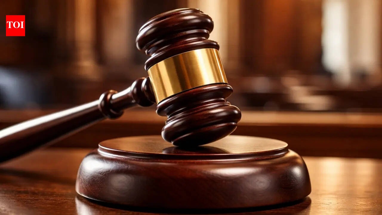 Father cannot escape responsibility by understating income: Delhi High Court reduces maintenance to Rs 25,000 for three children