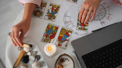 Tarot: What’s blocking your money flow right now?