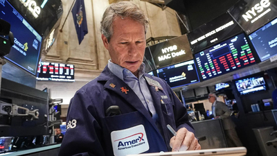 US stock markets today (April 8, 2026): Dow jumps 1,300, S&P 500 gains 2.4%; crude oil tumbles toward $90 on Iran ceasefire