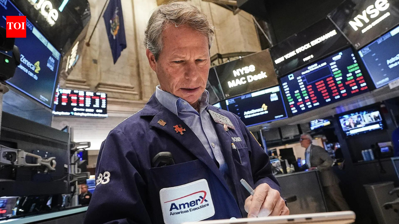 US stock markets today (April 8, 2026): Dow jumps 1,300, S&P 500 gains 2.4%; crude oil tumbles toward $90 on Iran ceasefire