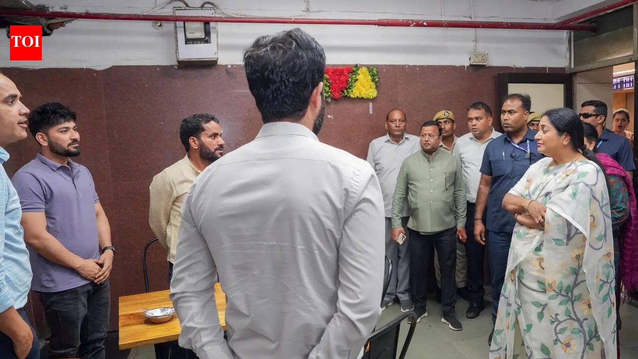 Discipline applies to all, from staff to commissioners: CM after surprise inspection of tax dept office