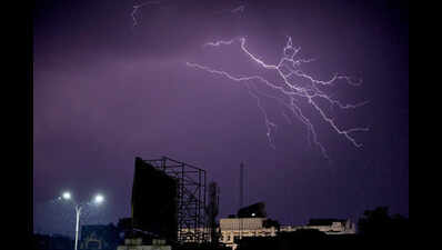 April feels like Feb as thunder and lightning keep mercury cool