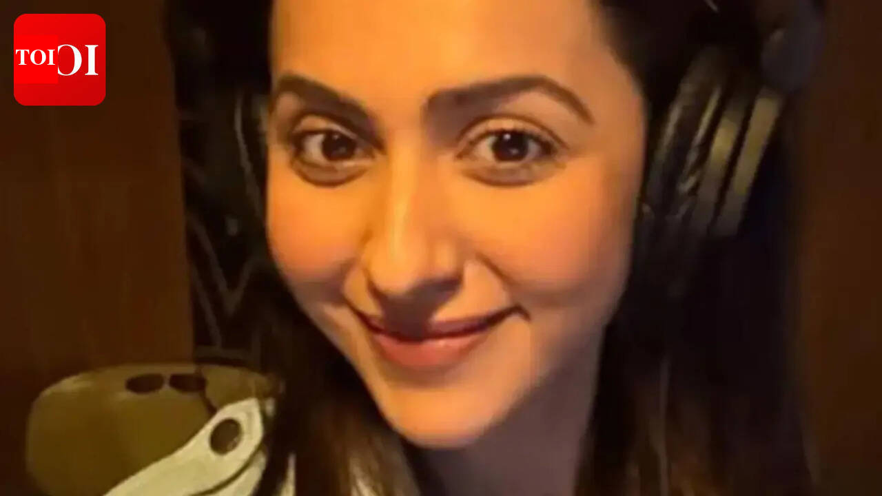 Rakul Preet Singh gives a glimpse of her dubbing session for 'Pati Patni Aur Woh Do'