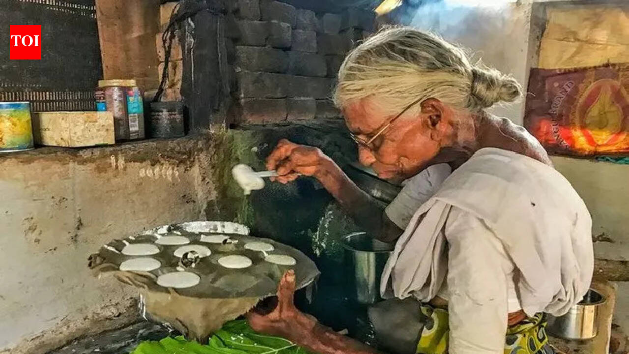Meet the 80-year-old idli amma who sold idlis for ₹1 so no one sleeps hungry
