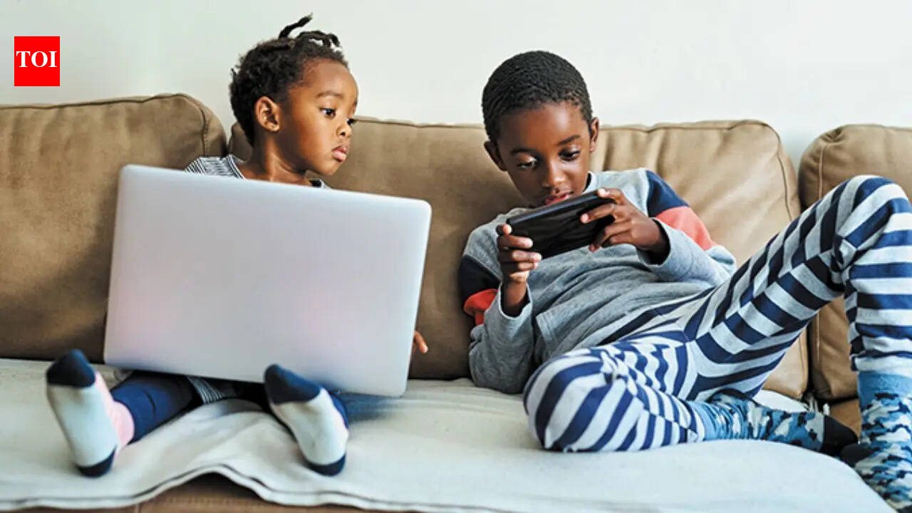 Study finds solitary screen time may worsen language and behavioural issues in young children