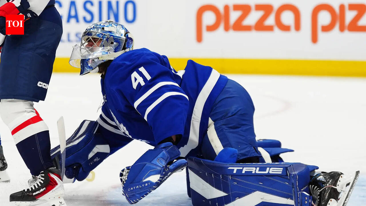 NHL injury latest update Anthony Stolarz leaves Toronto Maple Leafs game early raising concerns over future