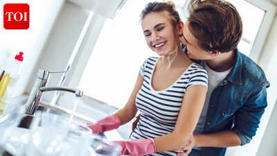 5 tiny romantic gestures that scream 'I love you'