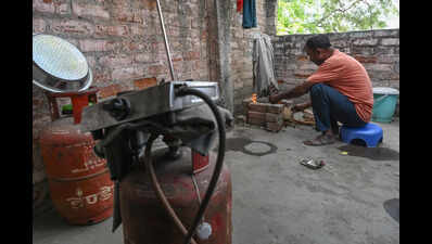 To leave or not to leave: City’s migrant workers make hard choices as households run out of LPG