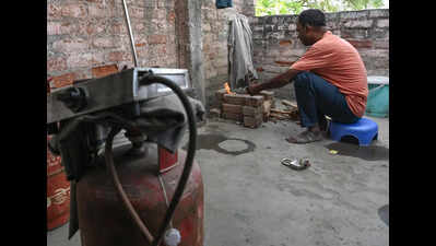 To leave or not to leave: City’s migrant workers make hard choices as households run out of LPG