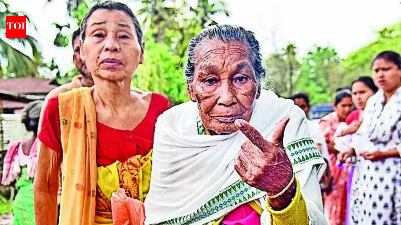 Senior citizens exercise franchise to shun divisive politics