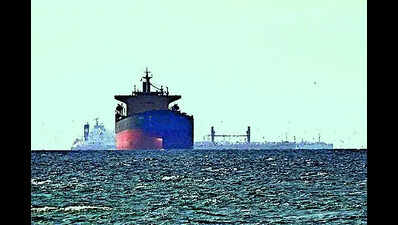 Dual shipping routes emerge in Hormuz even as navigation critical: Navy report