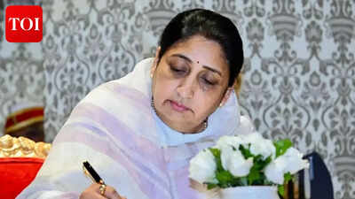 22 independents still in fray but no major challenge for Sunetra Pawar in Baramati bypoll