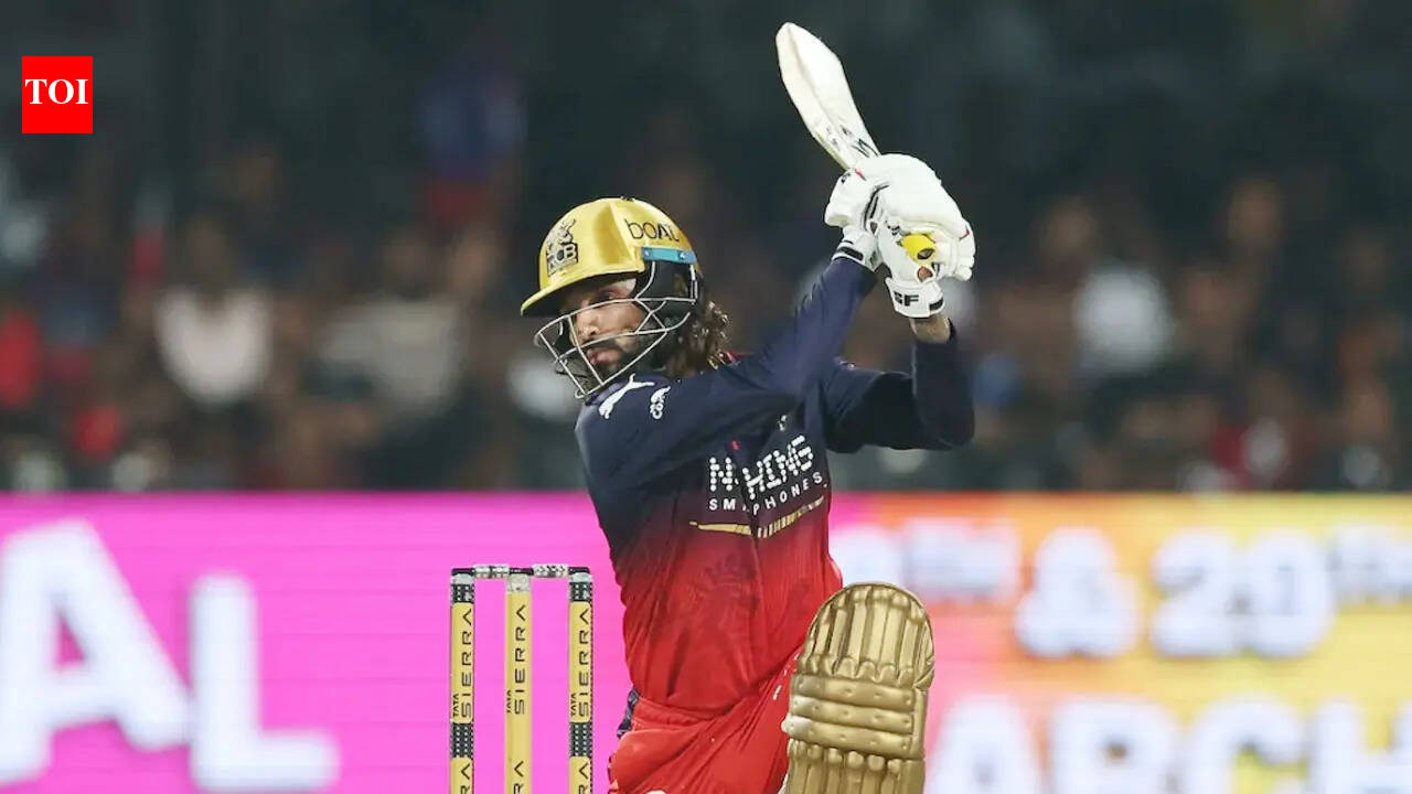 IPL Live: Rajat Patidar, Virat Kohli power RCB to 201/8 vs RR